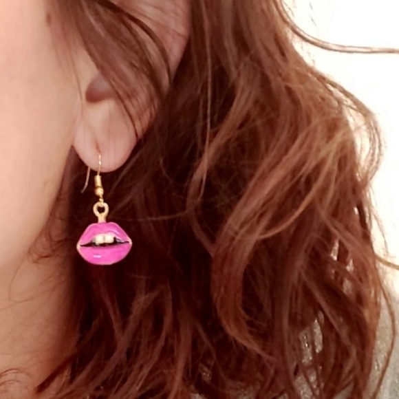 🌺 4 Items $25$🌺 Lip Drop Earrings-NWT-Pink/Gold - Picture 5 of 6